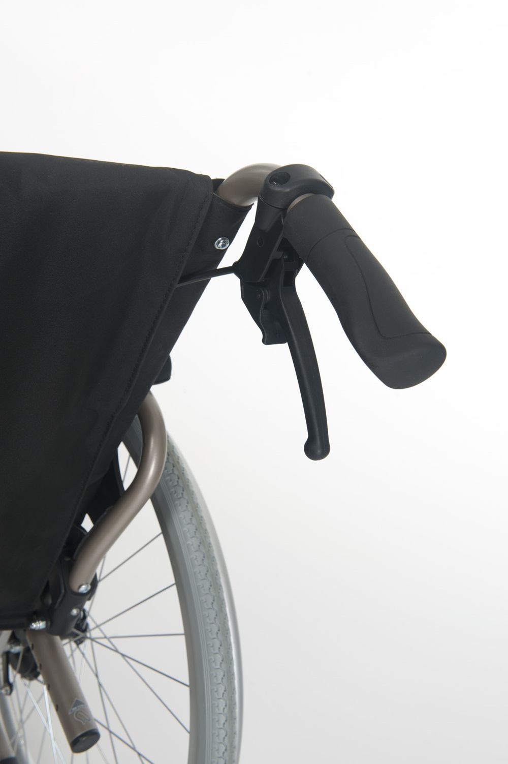 Кресло-коляска инвалидная механическая V200 XL Vermeiren купить в OrtoMir24